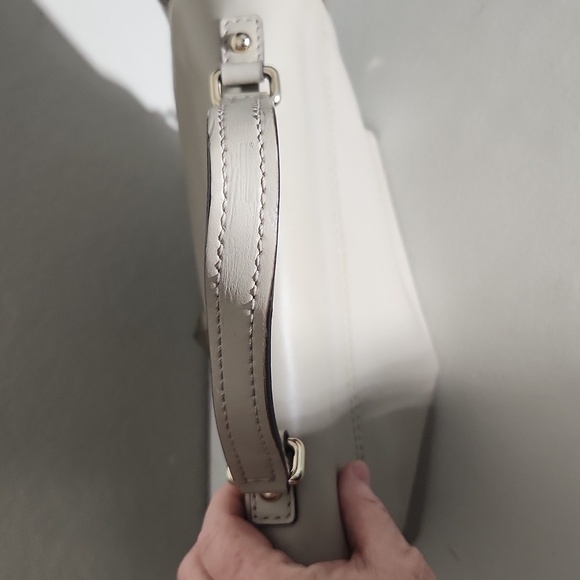 Kate Spade Purse good condion has some scuffs -latch and indent strap non ks - Picture 4 of 15
